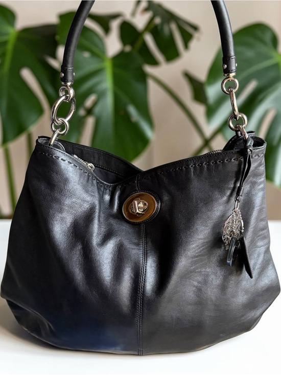 COACH Rare Turnlock Tassel Shoulder Bag Coach turnlock one 